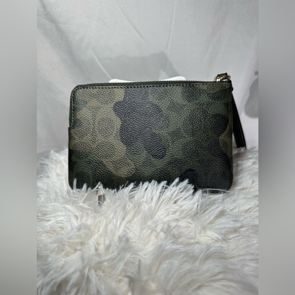 Coach Zip Sig Camo Wristlet - Picture 6 of 7